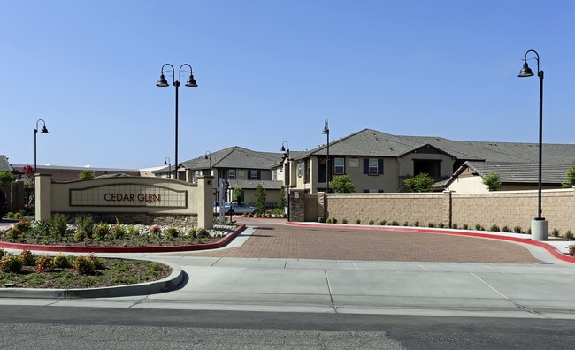 Cedar Glen Apartments in Riverside, CA - Building Photo - Building Photo