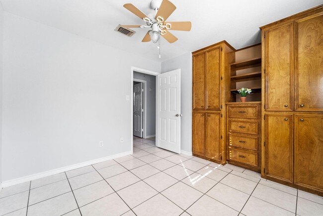 property at 13806 Long Glen Dr