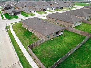 602 Thunder Cloud Dr in Mont Belvieu, TX - Building Photo - Building Photo