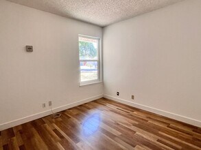 75 Essendon Way in San Jose, CA - Building Photo - Building Photo