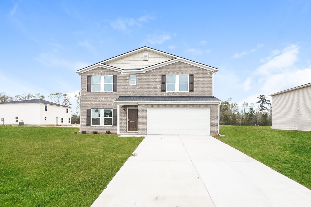 1819 Lake Dr in Florence, SC - Building Photo