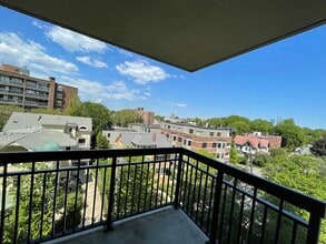 45 Longwood Ave, Unit 611 in Brookline, MA - Building Photo - Building Photo