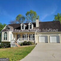 915 Burning Bush Dr in Loganville, GA - Building Photo