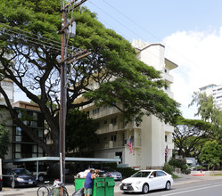 Castle Surf in Honolulu, HI - Building Photo - Building Photo