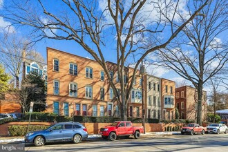 4611 MacArthur Blvd NW in Washington, DC - Building Photo - Building Photo