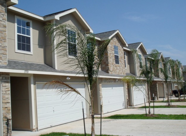 Windsor Estates Townhomes in Brookshire, TX - Building Photo