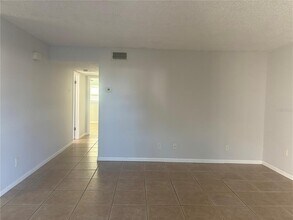 6080 22nd Ave N in St. Petersburg, FL - Building Photo - Building Photo