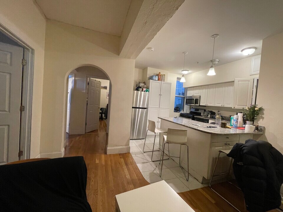 39 South St, Unit 5 in Boston, MA - Building Photo