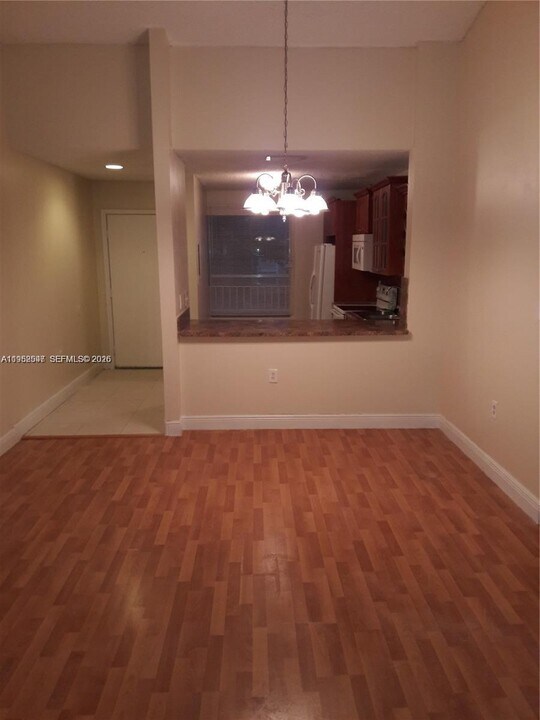 2226 SW 81st Ave in Miramar, FL - Building Photo