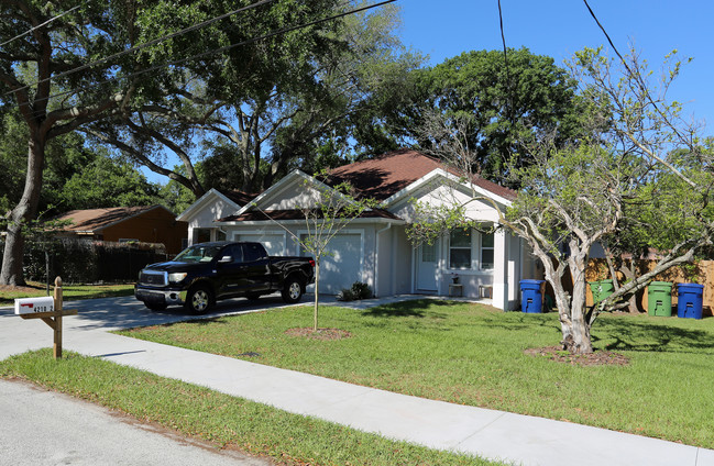 Two Investment Duplexes - $850k for 6k SF in Tampa, FL - Building Photo - Building Photo