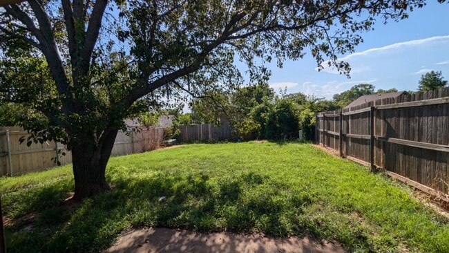 1812 23rd Ave SE in Norman, OK - Foto de edificio - Building Photo