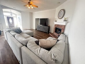 802 John Thomas Dr in Keene, TX - Building Photo - Building Photo