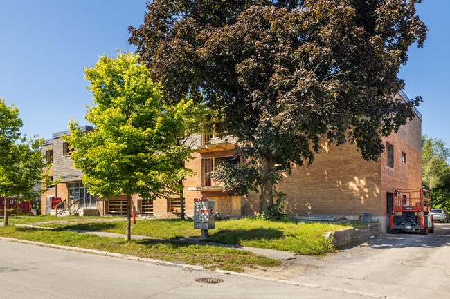 1299-1305 Summerville Av in Ottawa, ON - Building Photo - Building Photo