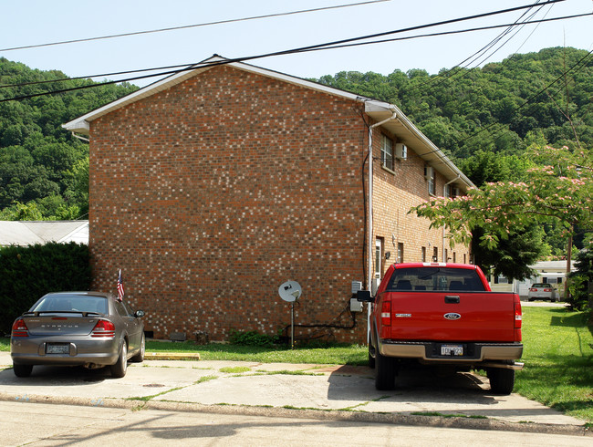 1128 Main Ave in Nitro, WV - Building Photo - Building Photo