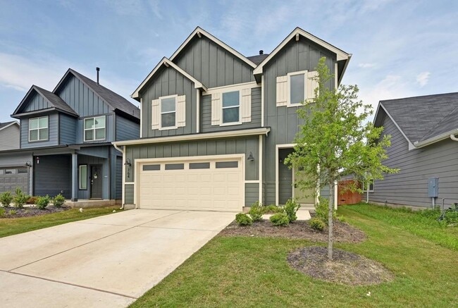 164 Frogmore Lp in Uhland, TX - Building Photo - Building Photo