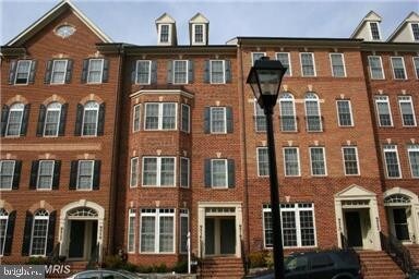 9518 Hyde Pl in Frederick, MD - Building Photo