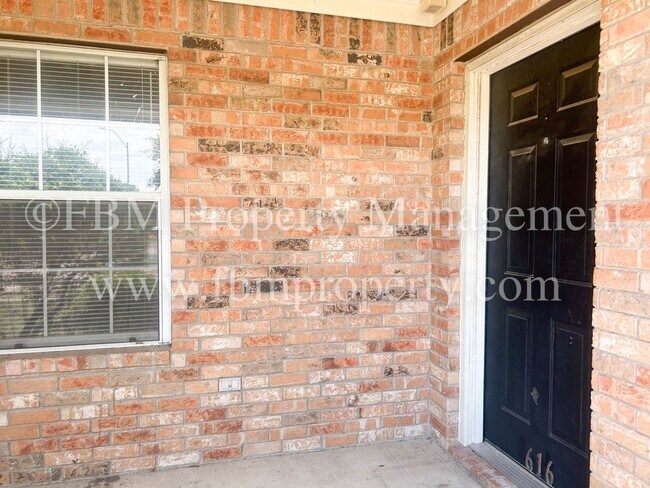 616 Biloxi Dr in Ennis, TX - Building Photo - Building Photo
