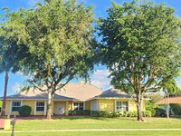 2099 Greenview Cove Dr in Wellington, FL - Building Photo - Building Photo