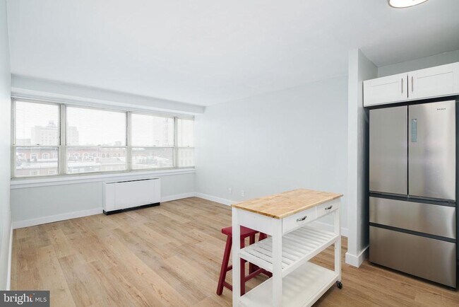 1810 Rittenhouse Square in Philadelphia, PA - Building Photo - Building Photo