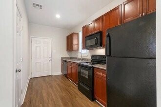 2408 Oak Aly in New Orleans, LA - Building Photo - Building Photo