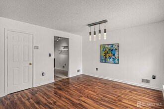 115 Albury Way in North Brunswick, NJ - Building Photo - Building Photo