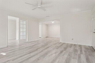 2101 Fox Chase Blvd in Palm Harbor, FL - Building Photo - Building Photo
