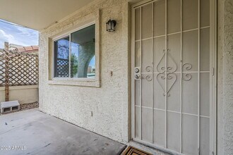 5136 E Evergreen St in Mesa, AZ - Foto de edificio - Building Photo