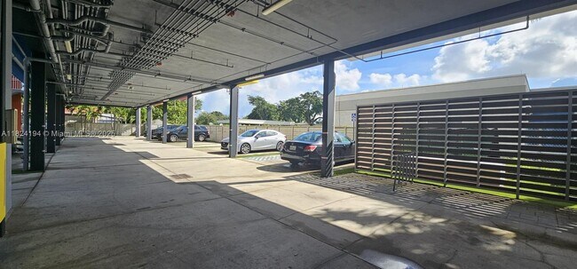 1857 NW 24th St in Miami, FL - Building Photo - Building Photo