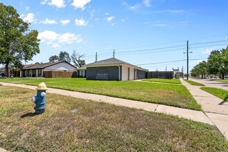 327 Gentilly Dr in Katy, TX - Building Photo - Building Photo