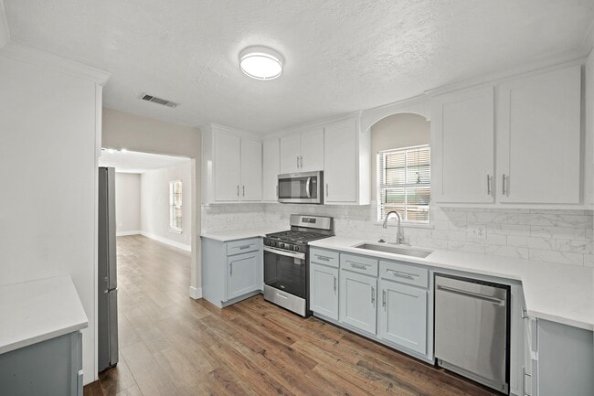 2501 Pease St in Houston, TX - Building Photo - Building Photo