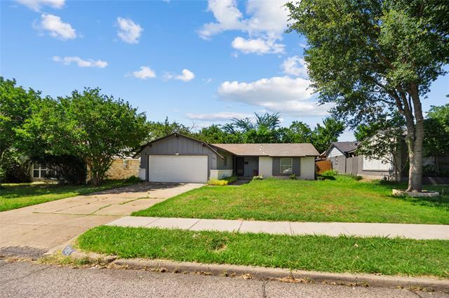 2629 Peach Tree Ln in Irving, TX - Building Photo