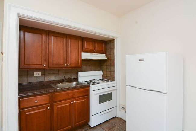 2737 N Spaulding Ave in Chicago, IL - Building Photo - Building Photo