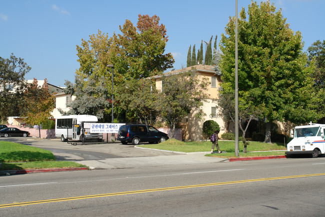 1515 E Broadway in Glendale, CA - Building Photo - Building Photo