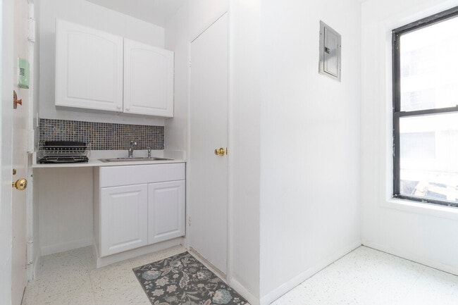 306-318 East 96th Street-SI ID1032044P, Unit SI ID1032044P in New York, NY - Foto de edificio - Building Photo