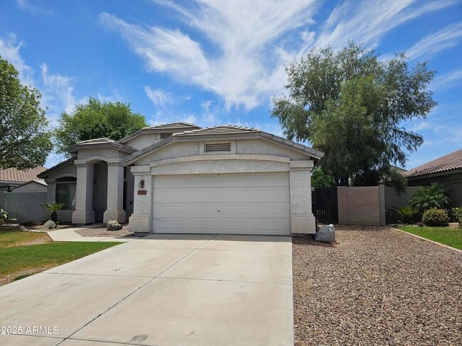 3325 E Ford Ave in Gilbert, AZ - Building Photo - Building Photo