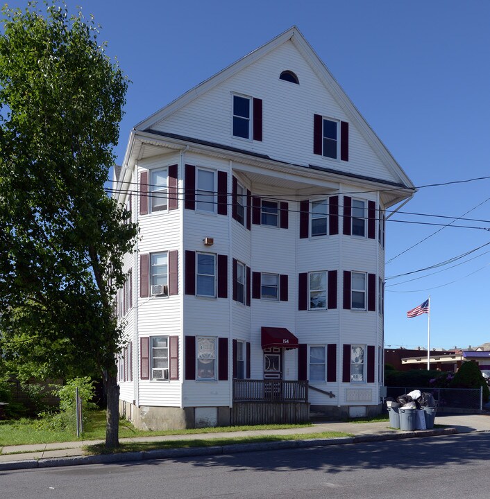 154 Eugenia St in New Bedford, MA - Foto de edificio