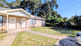 912 Rentz Ave in Pensacola, FL - Building Photo