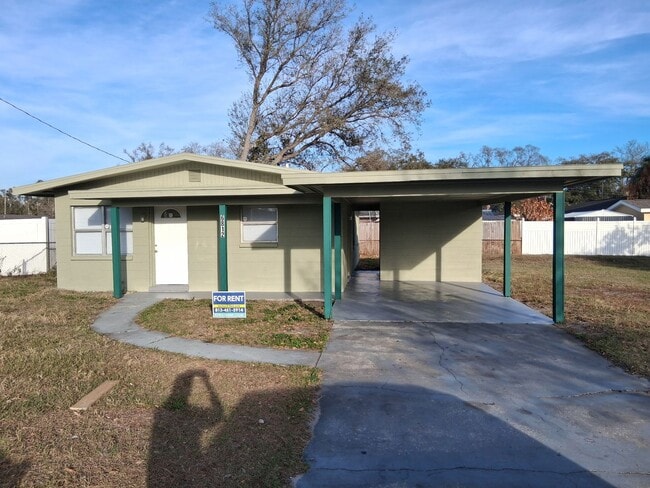 property at 6812 Thomas Cir