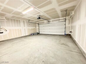6035 Swift Lariat St in Las Vegas, NV - Building Photo - Building Photo