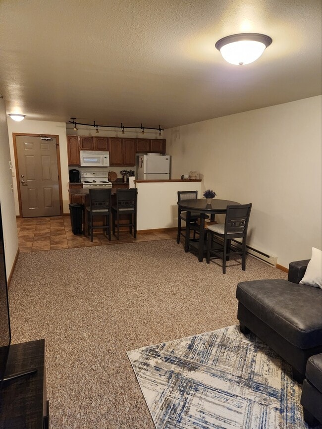 4960 Service Dr, Unit 105 in Winona, MN - Building Photo - Building Photo