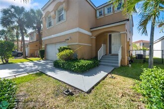 15301 NW 1st St in Pembroke Pines, FL - Building Photo - Building Photo