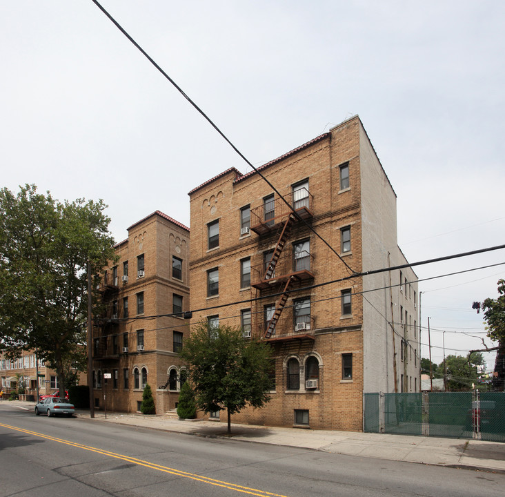 65-05 Central Ave in Ridgewood, NY - Building Photo