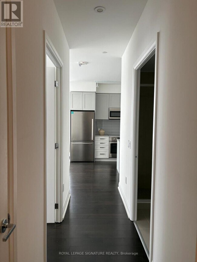 293 The Kingsway in Toronto, ON - Building Photo - Building Photo