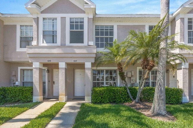 727 Kensington Lake Cir in Brandon, FL - Building Photo - Building Photo