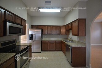 11224 Moonvalley Way in Tampa, FL - Foto de edificio - Building Photo