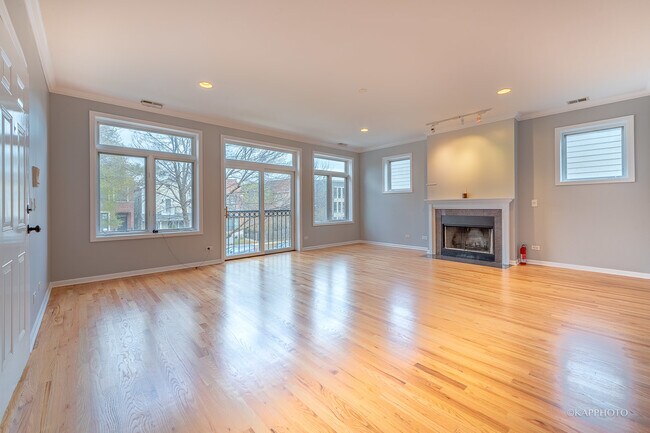 633 E Bowen Ave in Chicago, IL - Building Photo - Building Photo