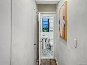 10 Franklin Ave in White Plains, NY - Building Photo - Building Photo