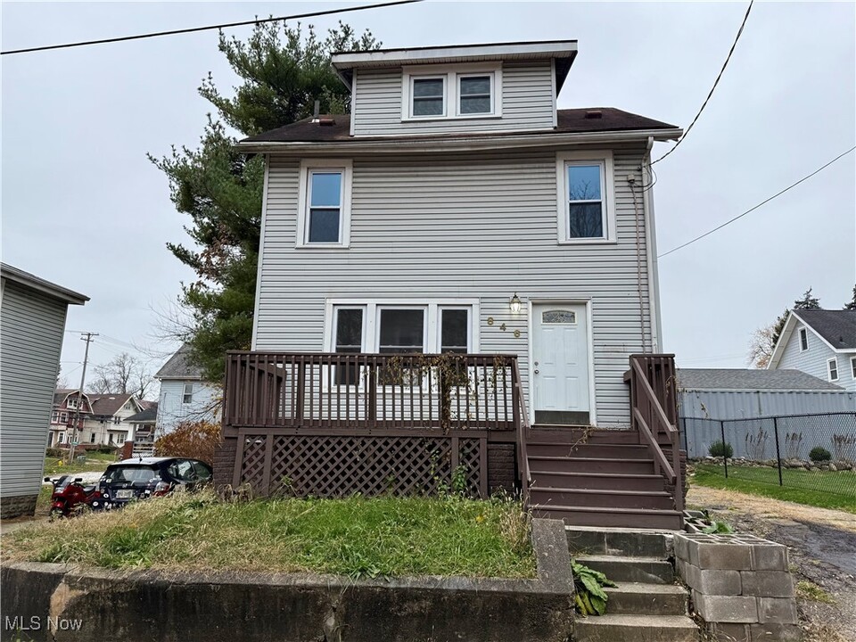 846 Lee Dr in Akron, OH - Building Photo