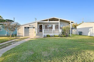 106 Trout Ave in Galveston, TX - Building Photo