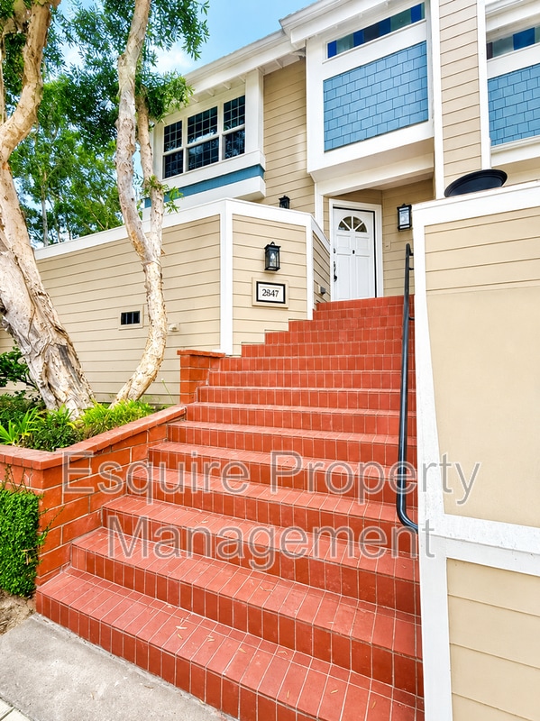 property at 2847 Harbor Blvd
